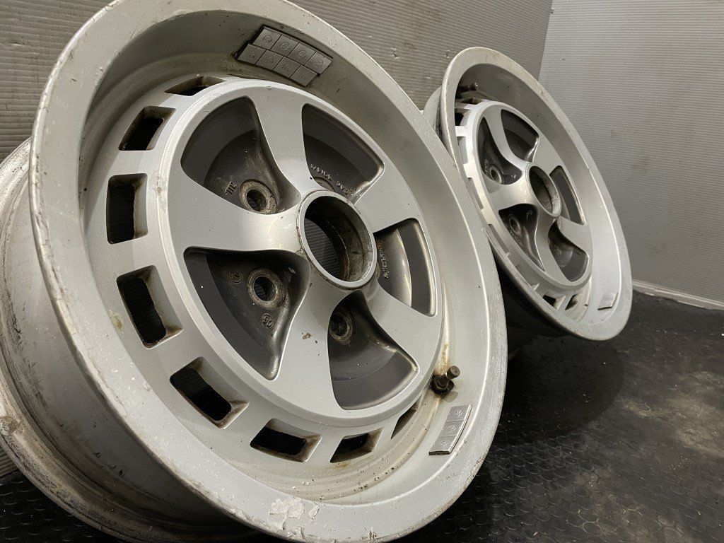 旧車ホイール ジャガー ダイムラー ダブルシックス 純正ホイール 15 