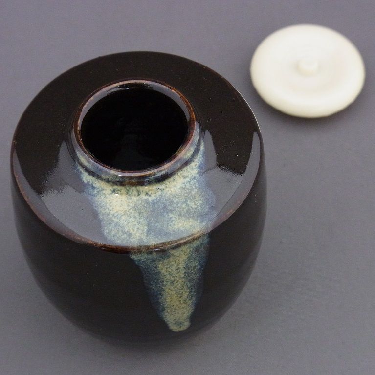 杜若窯 坂田丹風 茶碗 陶器製 茶色 丸型 共箱 共布付き 杜若窯 坂田丹