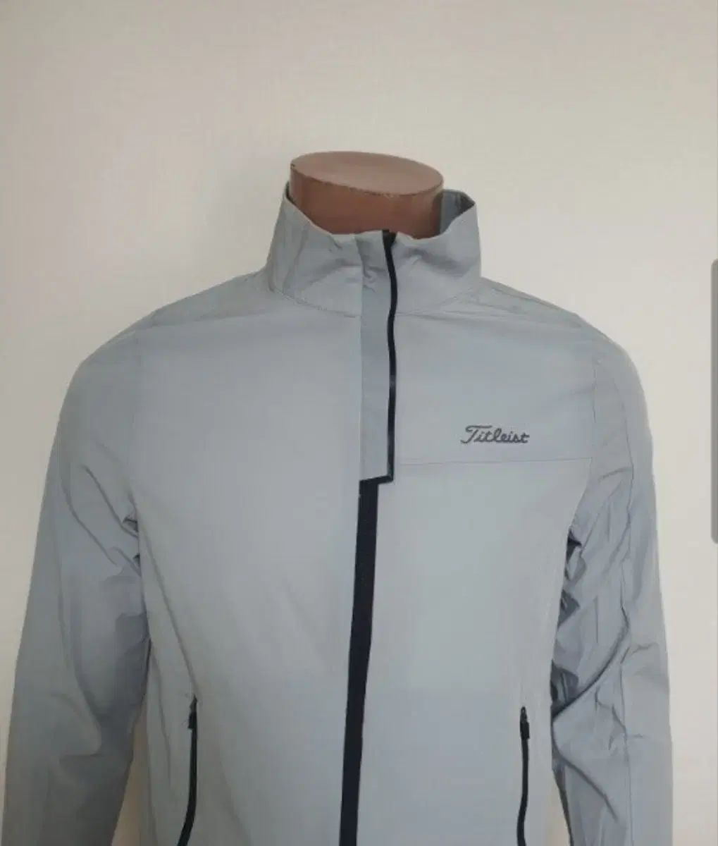 ゴルフ 機能性ウィンドブレーカー