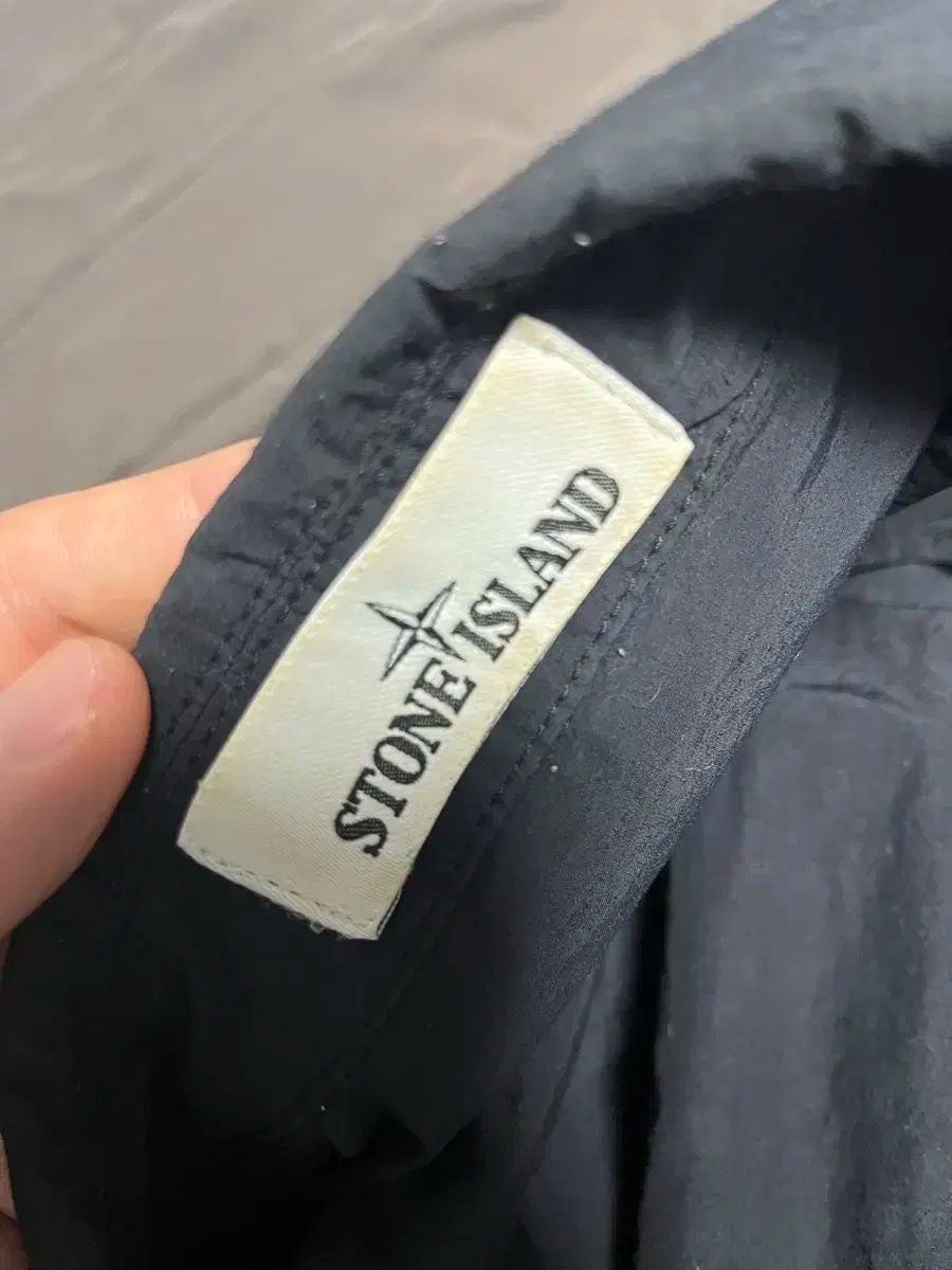 20ss STONE ISLAND ストーンアイランド ナスラン 黒 ラージ