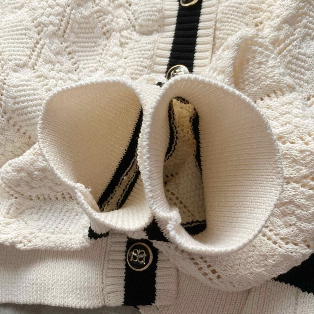 ロゴボタンラインカーディガン