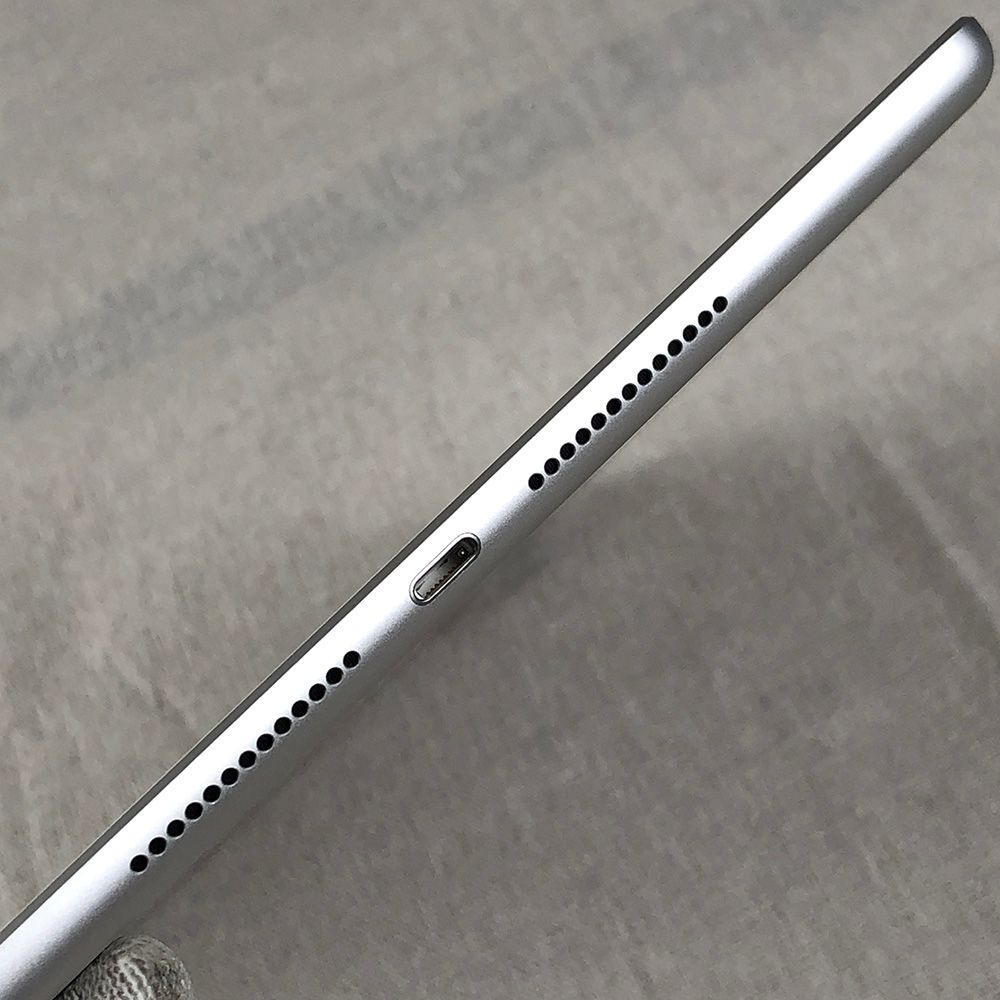 バッテリー良好】Apple iPad 第7世代 Wi-Fiモデル 32GB Silver（A2197