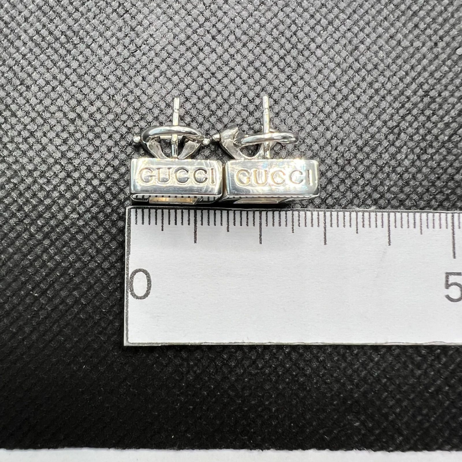 GUCCI グッチ スクエア ロゴ ピアス 両耳用 シルバー SV925