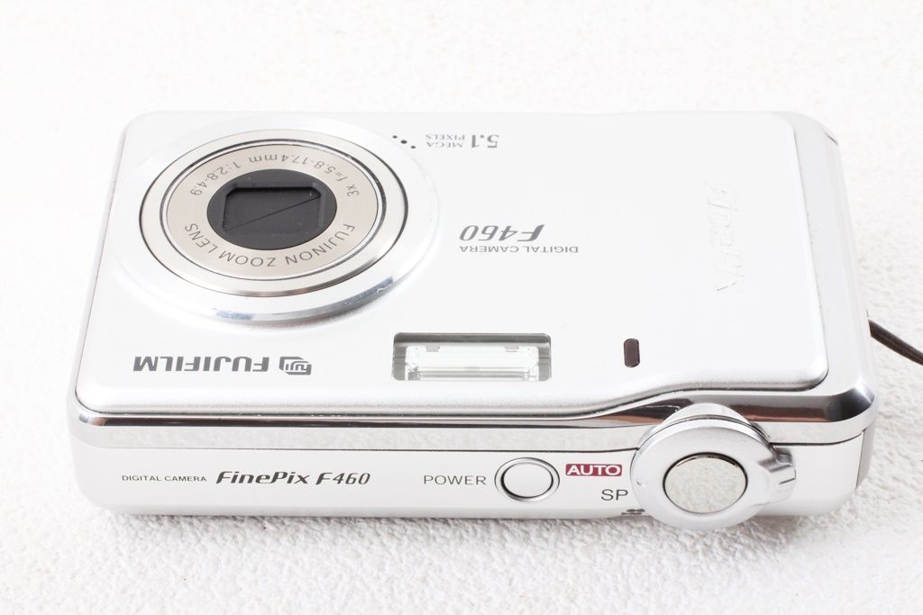 外観美品 FUJIFILM フジフイルム FinePix F460 コンデジ 500万画素