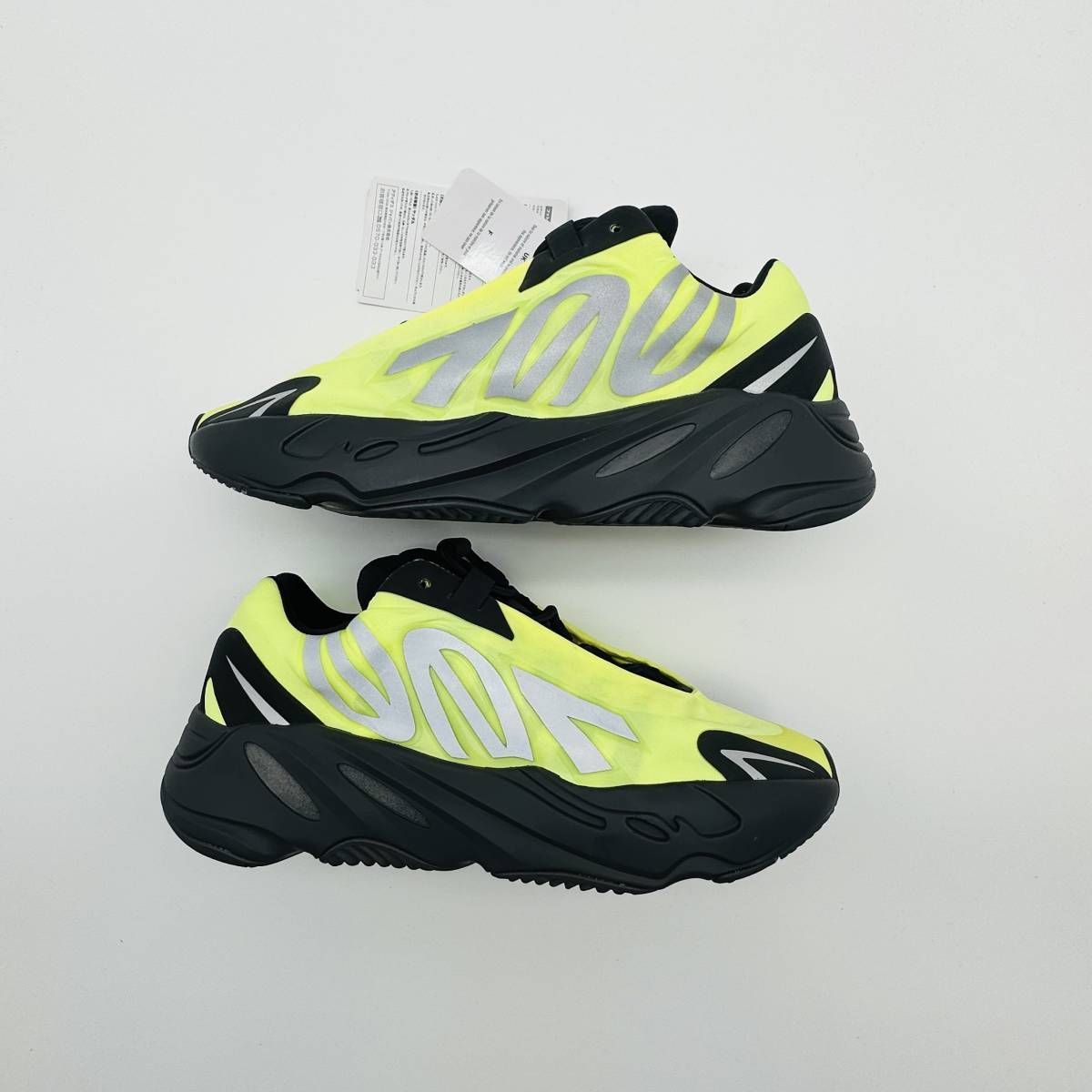 新品未使用】 adidas Yeezy Boost 700 MNVN Phosphor FY3727 ...