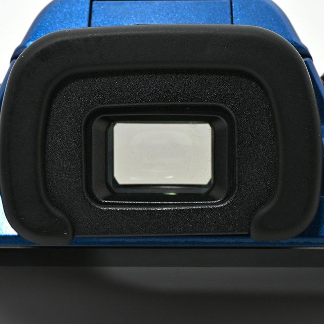 良品＞PENTAX K-30 ボディ クリスタルブルー｜防塵防滴×視野率100