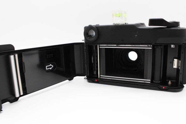 別売ケース付き！！＞＞【並品】FUJIFILM 富士フイルム GSW680iii 6×8  