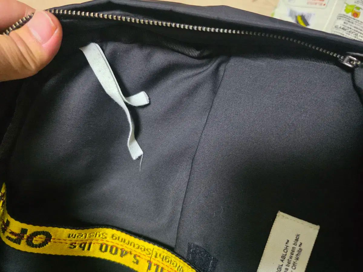 GIVENCHY ジバンシー リュック 大容量 A4収納 4Gロゴ 巾着 フラップ