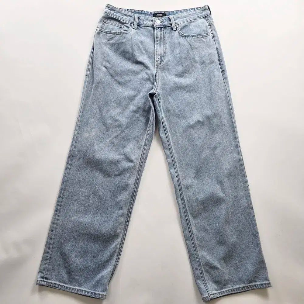 HUF ライトブルーデニムパンツ クロップドライトブルーデニムパンツ | レディースファッション