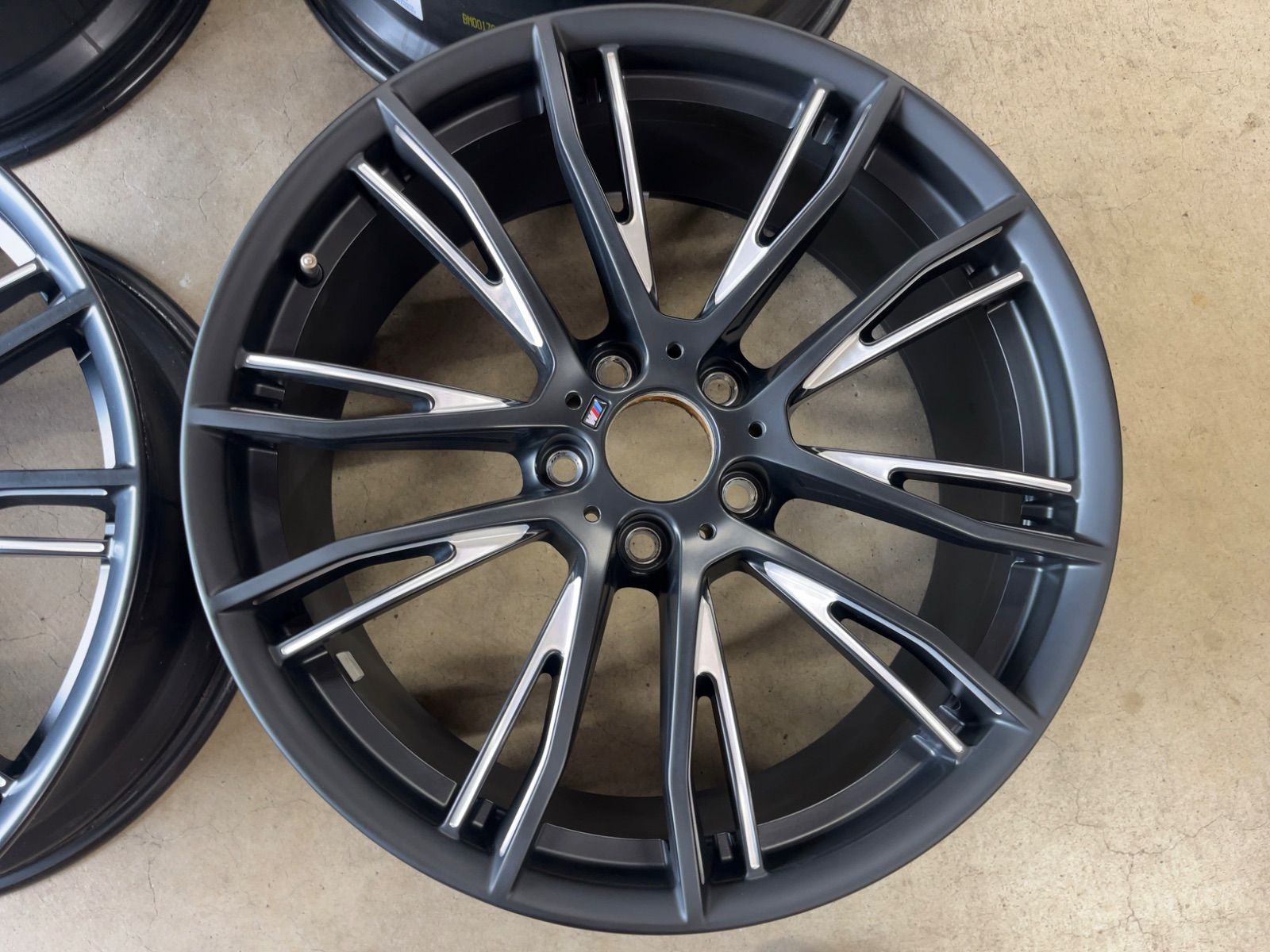 BMW  F32 (4シリーズ)　純正タイヤホイールセット BMW F32 4シリーズ 純正 19インチ ホイール NITTO NT555 B-5652 タイヤ