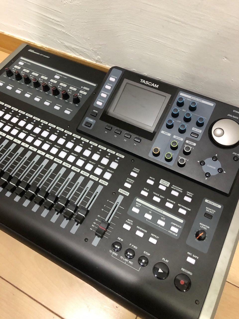 マルチトラックレコーダー 電化製品