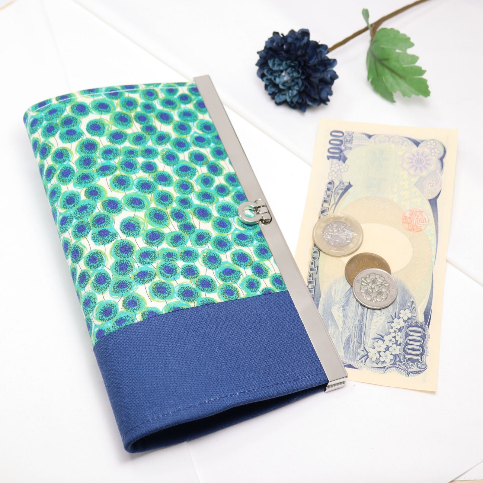 【squ】カラーオーダー可 整頓しやすいデザイン。直線口金の長財布 北欧柄 四角 birカラーオーダー可 整頓しやすいデザイン。直線口金の長財布 北欧