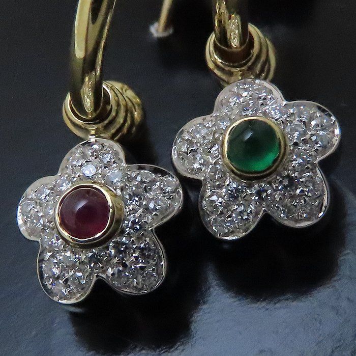 ポンテヴェキオ　お花のチャーム　ピアス用　ルビーとエメラルド　2個セット Ponte Vecchio ポンテヴェキオ フラワーモチーフ ピアス エメラルド