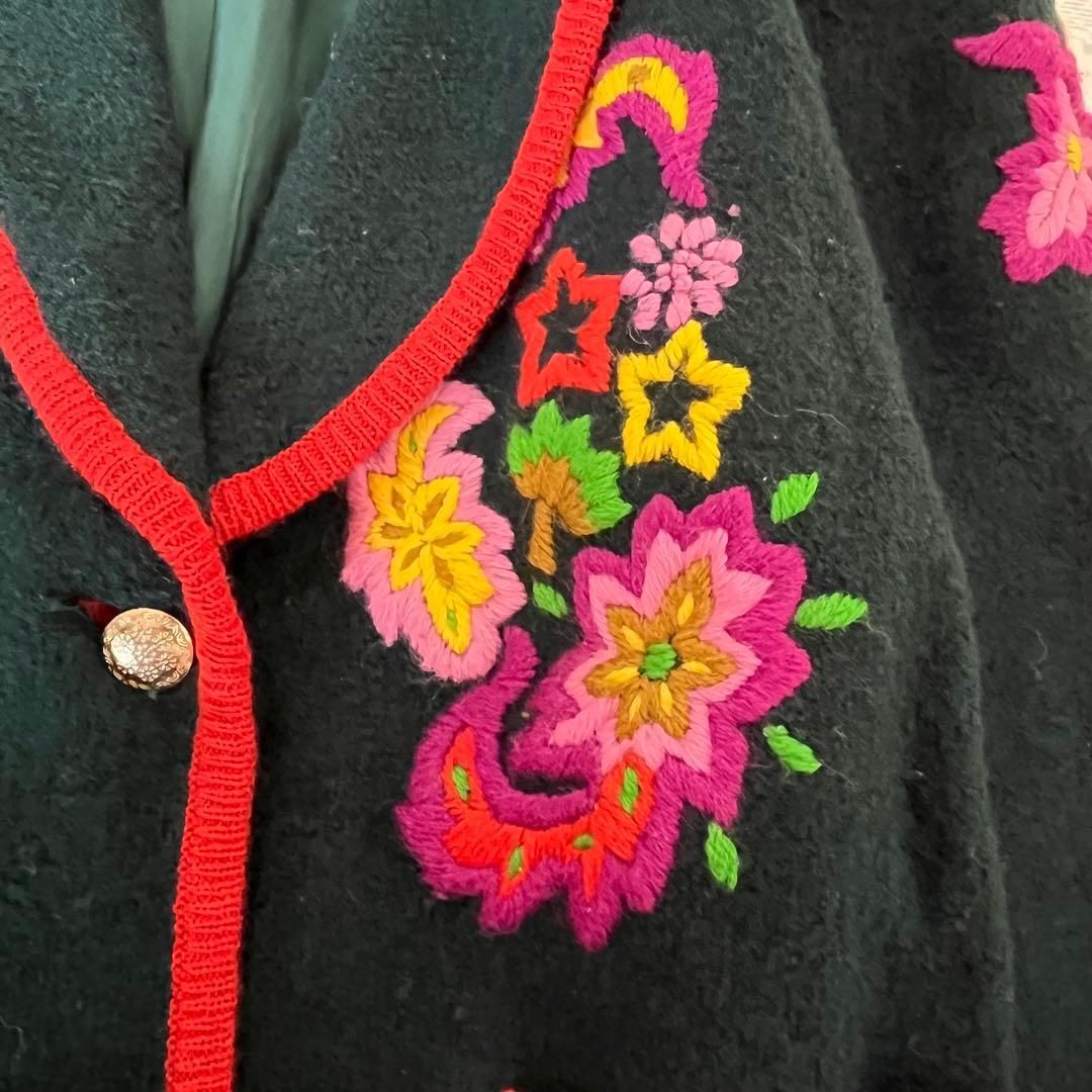 donna uno 花柄刺繍入りグリーンウールジャケット肩パッド入りフリーサイズ GULLKHAN_COM