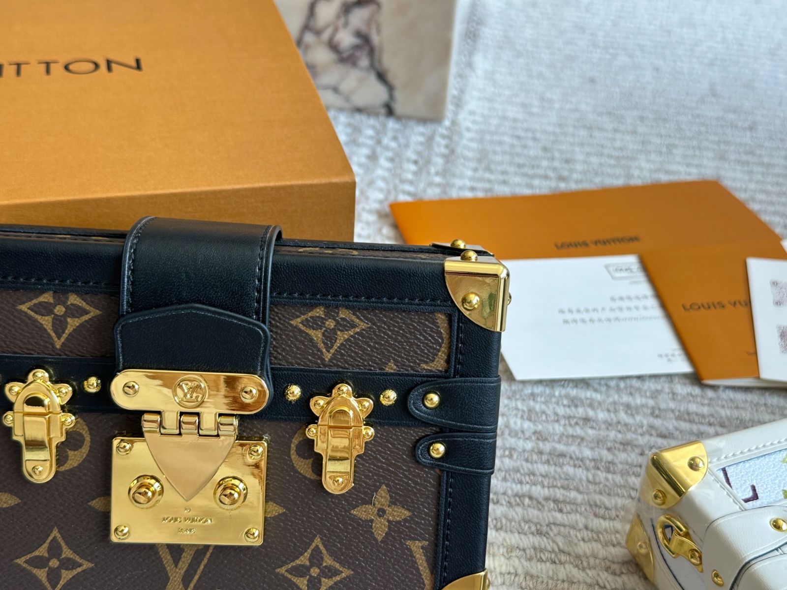 VUITTON