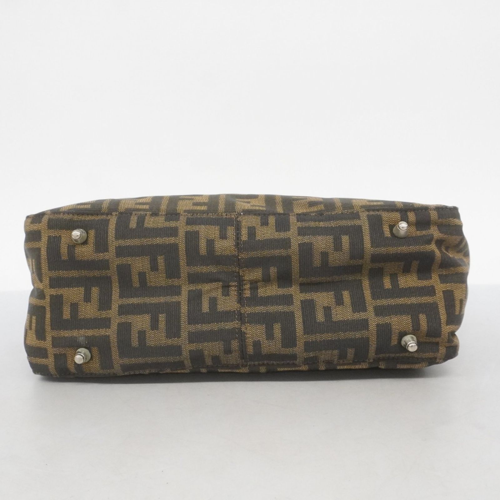 Fendi フェンディ