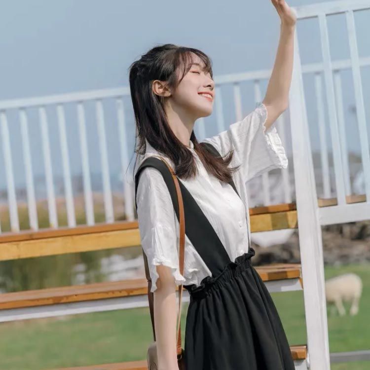 綿シャツ レディース シャツ 半袖 フレンチスリーブ 夏 おしゃれ 白シャツ シャツブラウス とろみ ドルマンスリーブ ドロップショルダ 前開け ボタン止め 折り襟 ブラウス レディース 半袖 シャツ ブラウス フレア袖 トップス