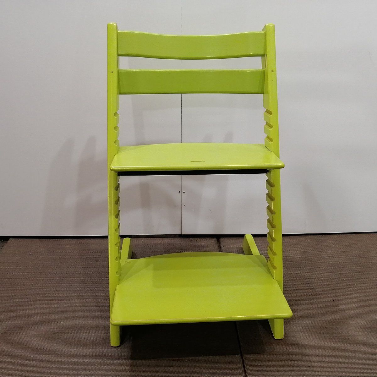 げ STOKKE ストッケ TrippTrapp トリップトラップ ハイチェア ライムグリーン シリアル4 キッズチェア ベビーチェア 学習椅子