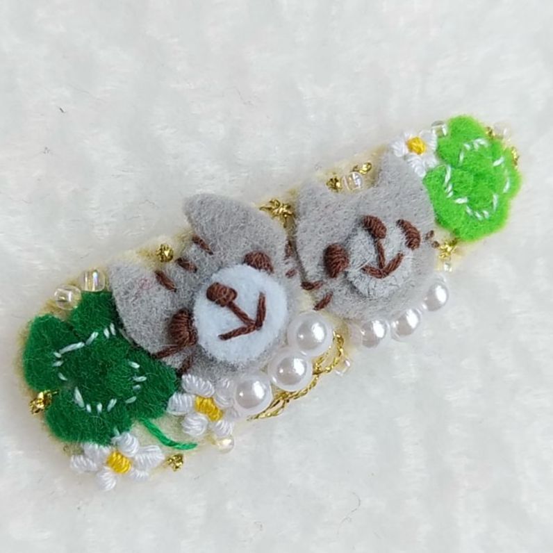 クローバー☆5センチパッチンピン☆仲良しねこ(=^_^=) - メルカリ