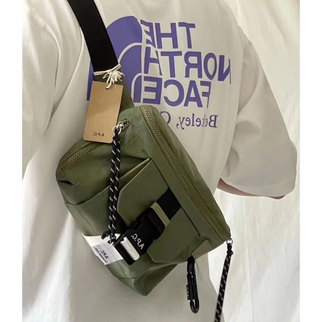 新品未使用】 A.P.C アーペーセー ボディバッグ ウエストポーチ 新品未使用】 A.P.C アーペーセー ボディバッグ ウエストポーチ