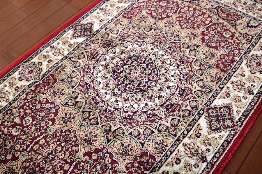 ペルシャ柄絨毯