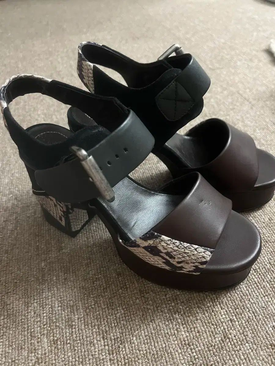SeeByChloeサンダル　サイズ35 See by Chloe シーバイクロへ サンダル 35 サイズ 新品 - メルカリ