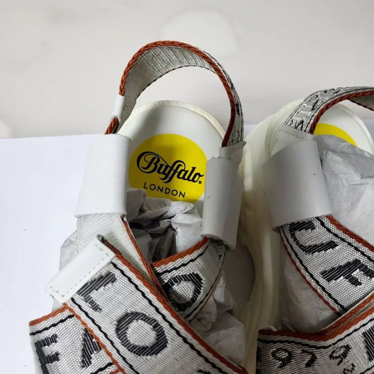 Buffalo london バッファロー ロンドン 厚底 サンダル 新品
