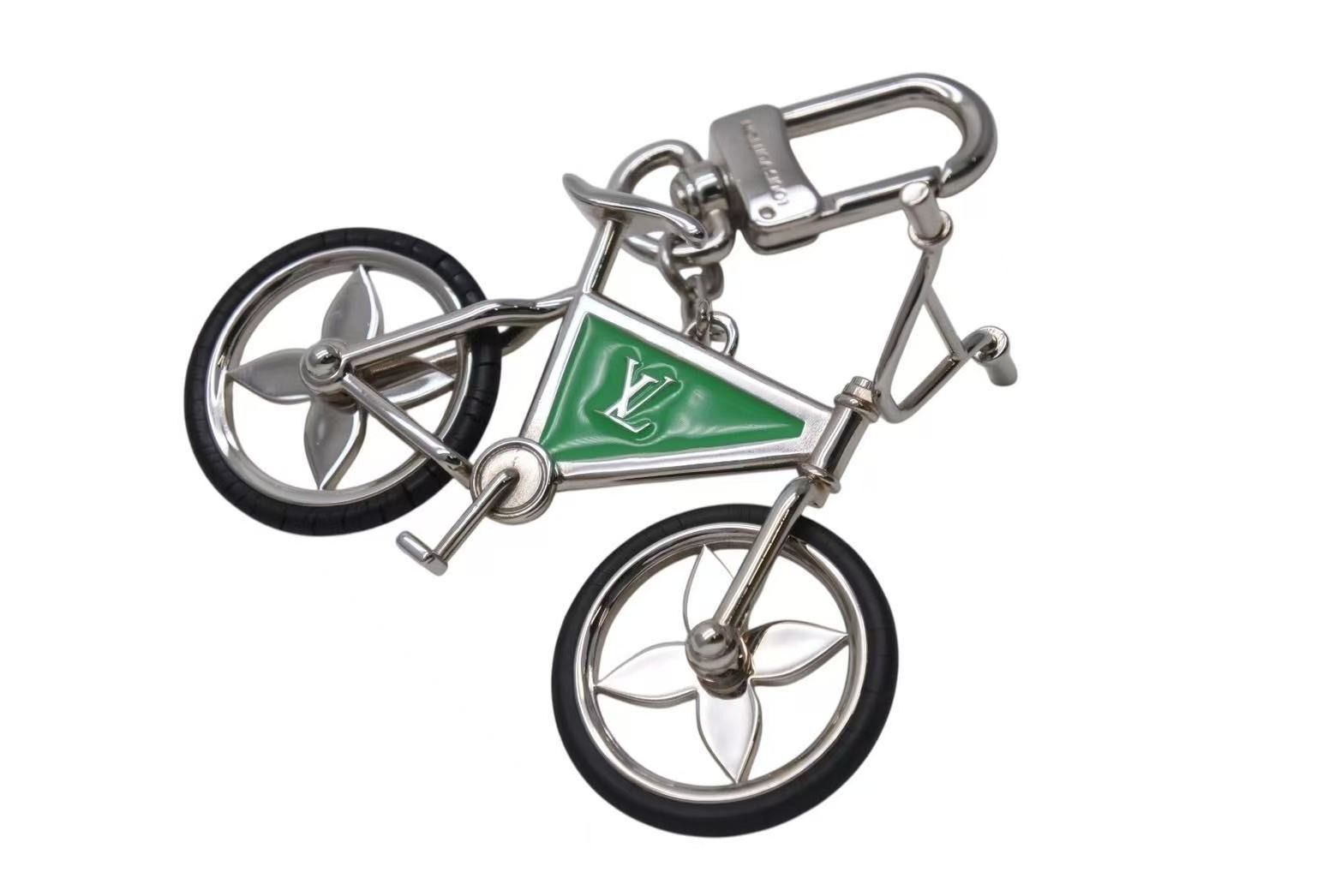 LOUIS VUITTON ルイヴィトン BIJOU DE SAC BIKE ビジューサック