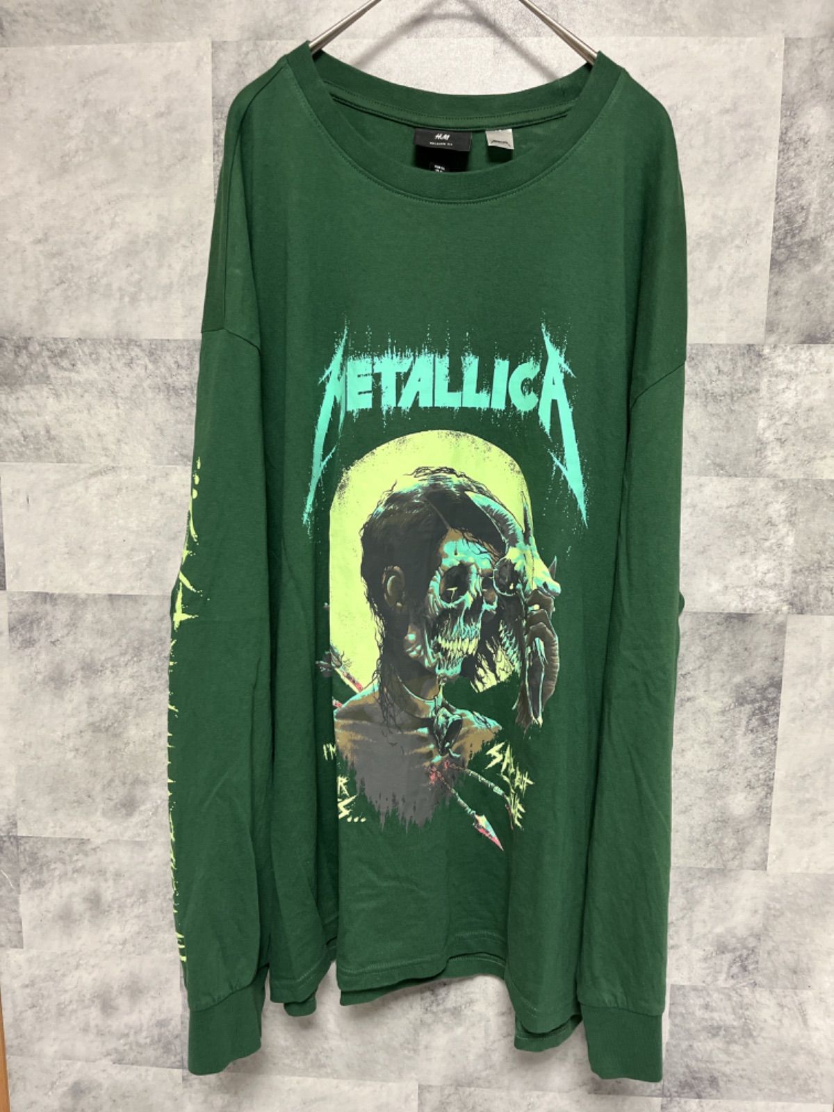 お気にいる H&M metallica バンドTシャツの通販 エイチアンドエム ...