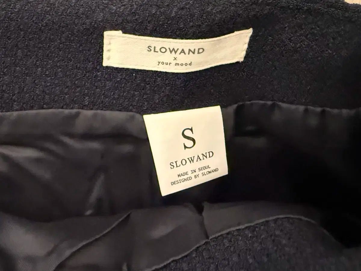 ダークネイビー