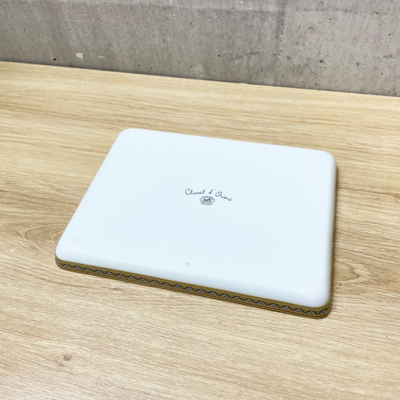 エルメス シュバルドリアン お皿 スクエア 2810296539997_2.jpg