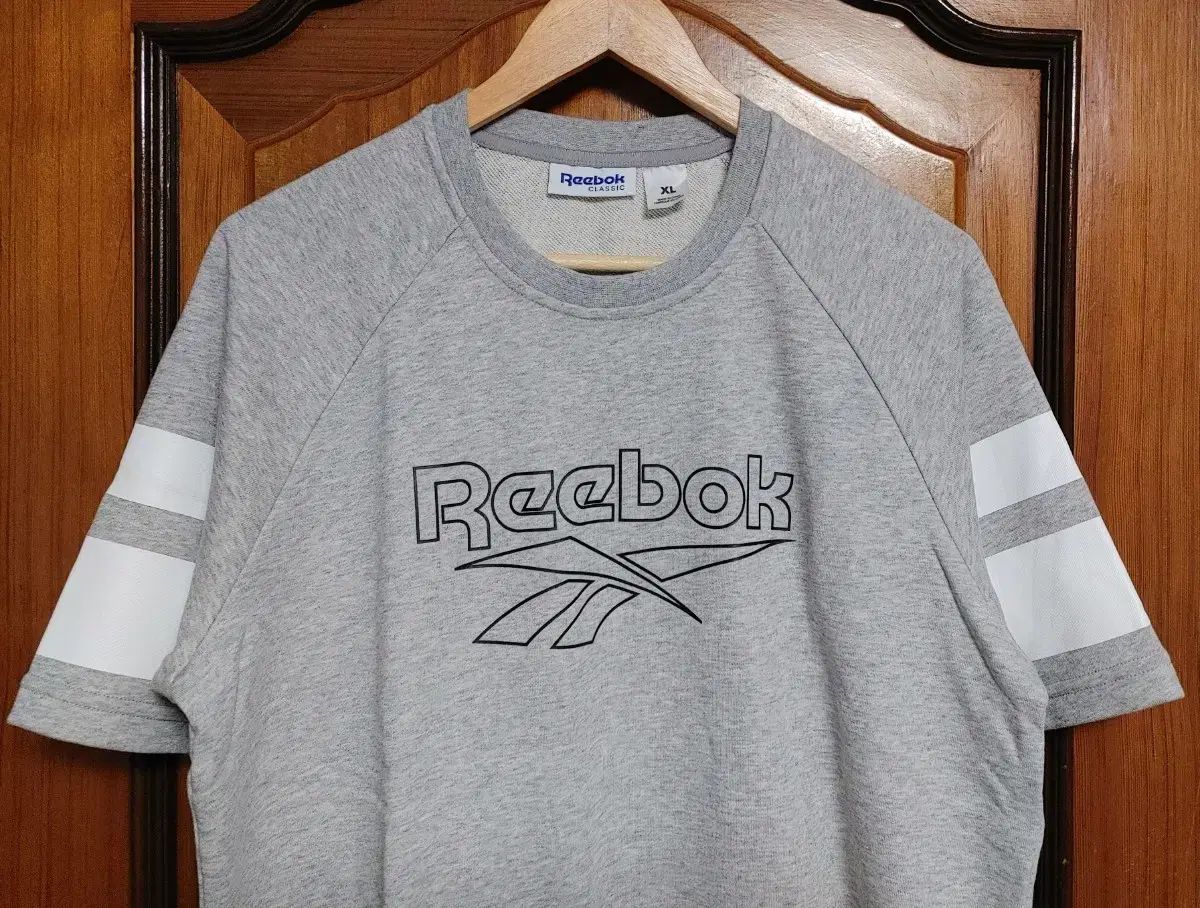 【雷市場（ポンジャン）商品韓国直送】 Reebok(リーボック) ルーズフィット スウェット Tシャツ L 100 グレー ジャージ 半袖 新品 Y2K