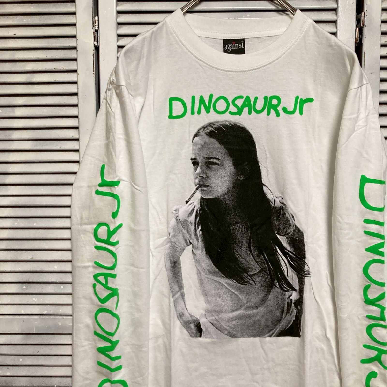 ◉ ダイナソージュニア DINOSAUR Jr 女の子 タバコ 煙草 白 バンド