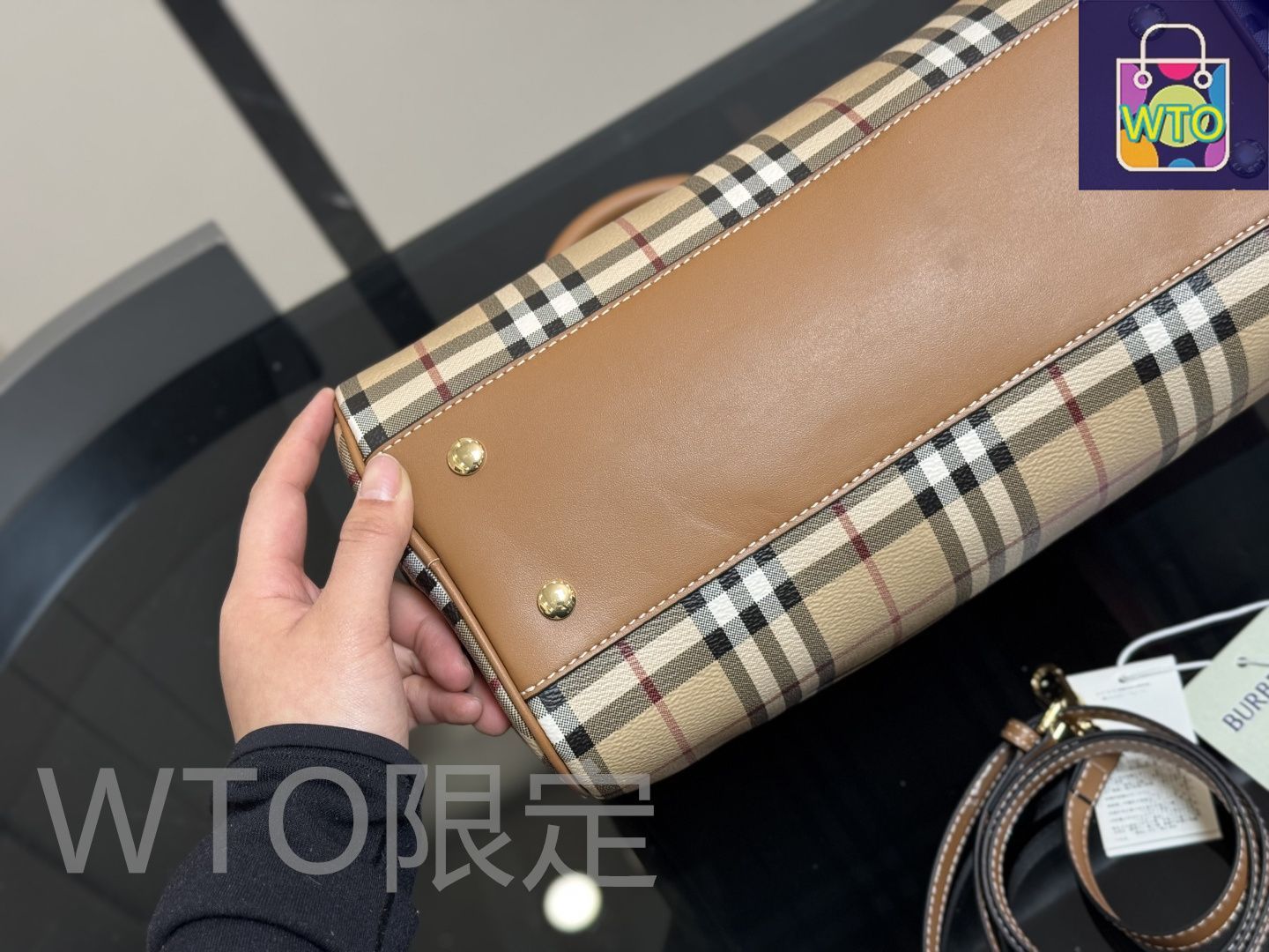 Burberry 8110114A1222 関税送料込 org.jpg