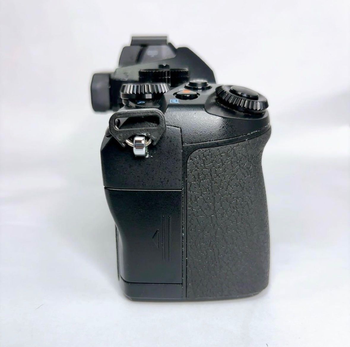 【極美品】OLYMPUS OM-D E-M1 付属品多数！オリンパス 極美品】OLYMPUS OM-D E-M1 付属品多数！オリンパス OLYMPUS OM-D EM-