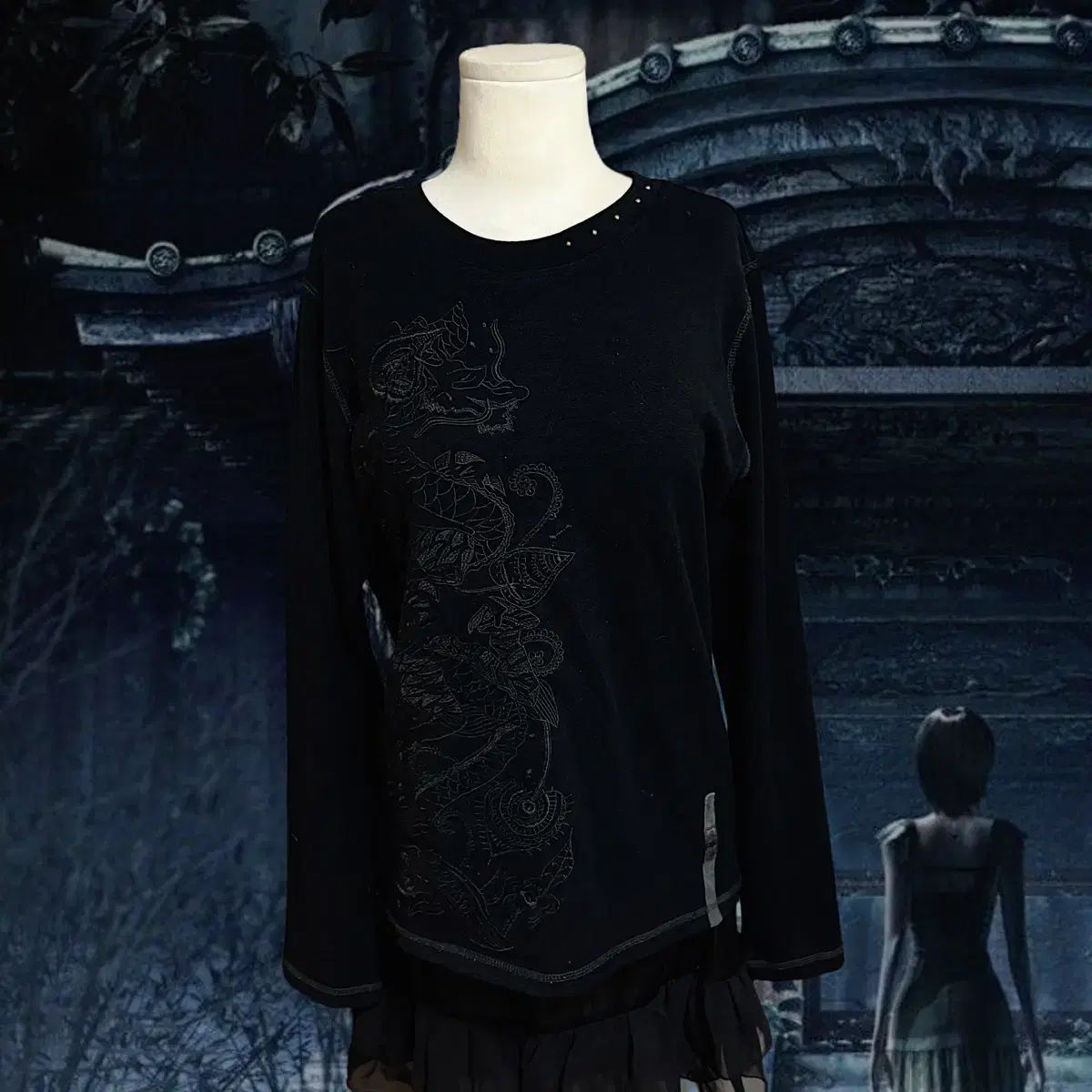 オゾン Ozz on プリンターの色 ゴングジェムのミストレス ドラゴン ジン ポイント ロング スリーブ Tシャツ