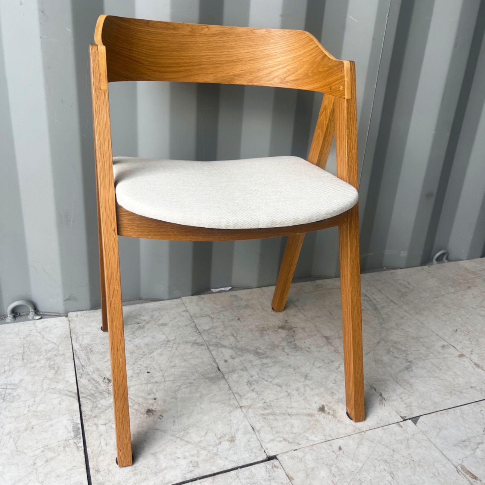 取付無料！ウニコ ELEMT エレムト 北欧風ナチュラル木脚ダイニングチェア✨ unico/ウニコ ELEMT(エレムト) チェア 木脚 ナチュラル 新品