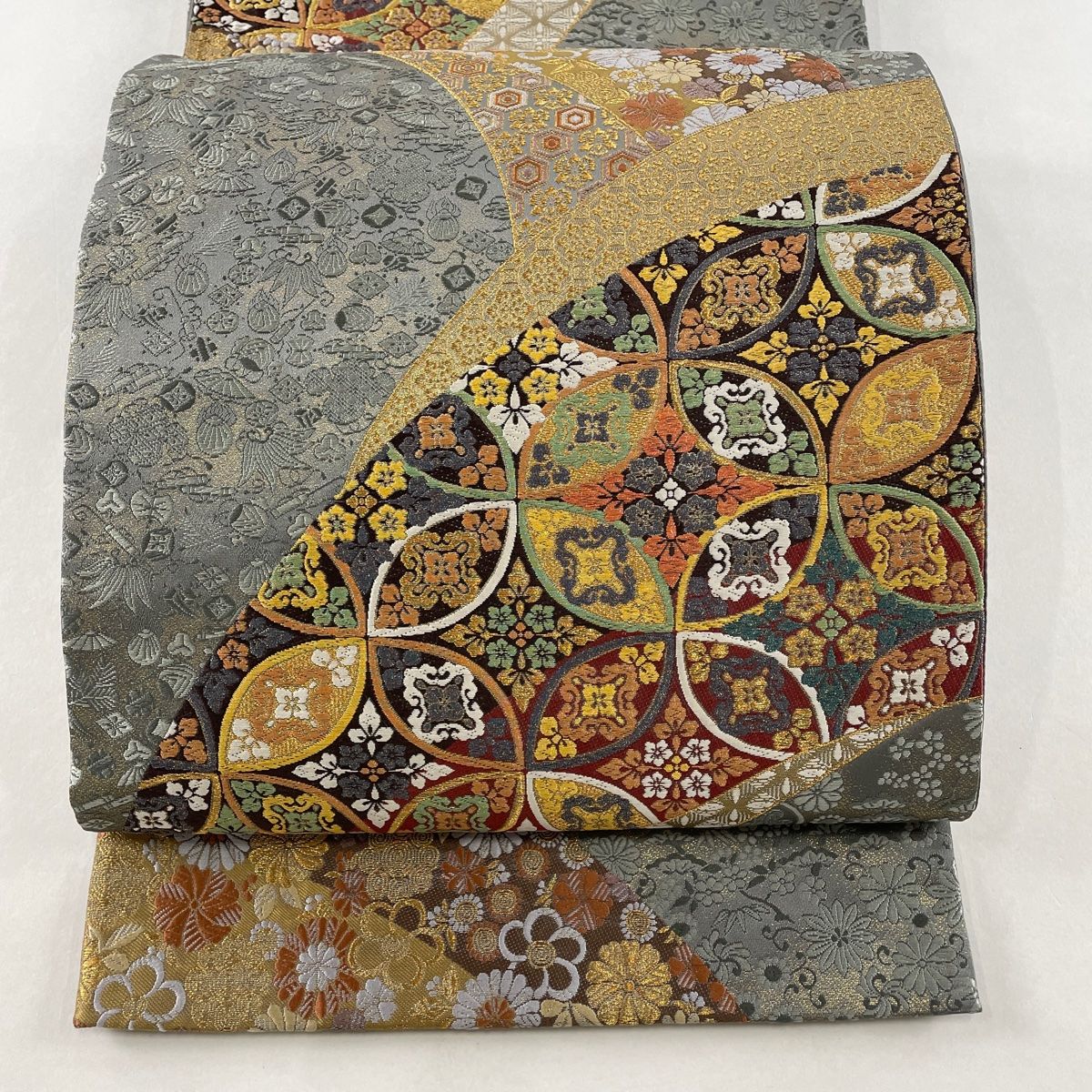 丸帯 美品 逸品 琳派名作選 色紙 草花 金糸 箔 金色 全通 正絹 【中古  