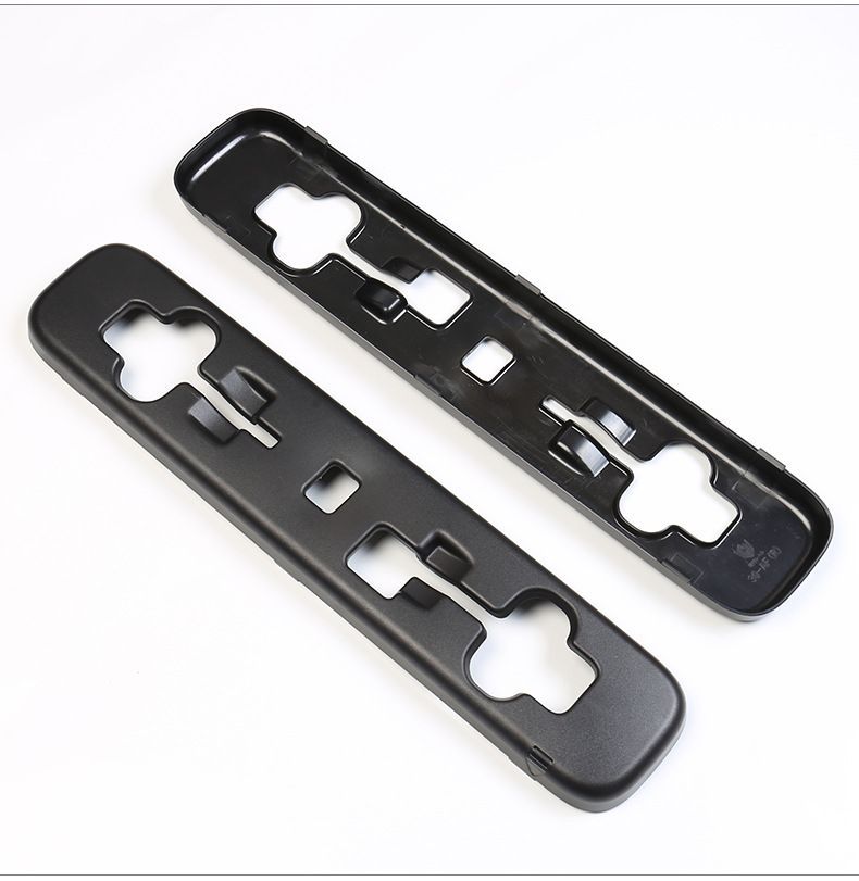 リアトランクレール保護パネル 対装アップグレード