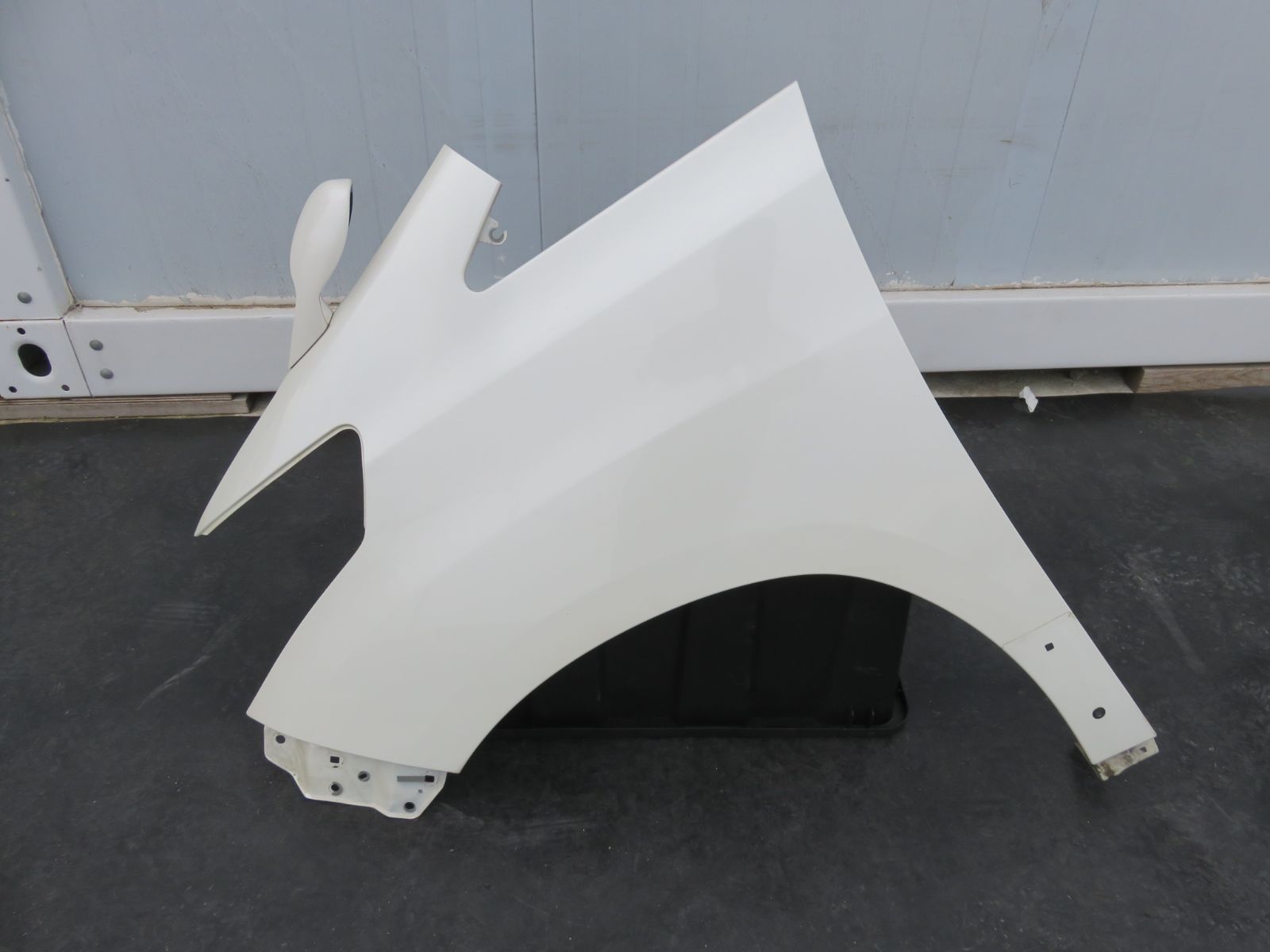 SFC2334 アルファード 20系 前期 左側 助手席側 フロントフェンダー 左前 純正 070 パールホワイト GGH20W GGH25W ANH25W ANH20W