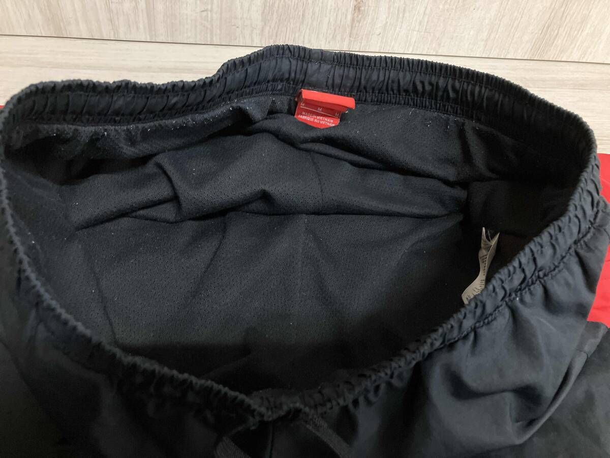 ナイロンパンツ