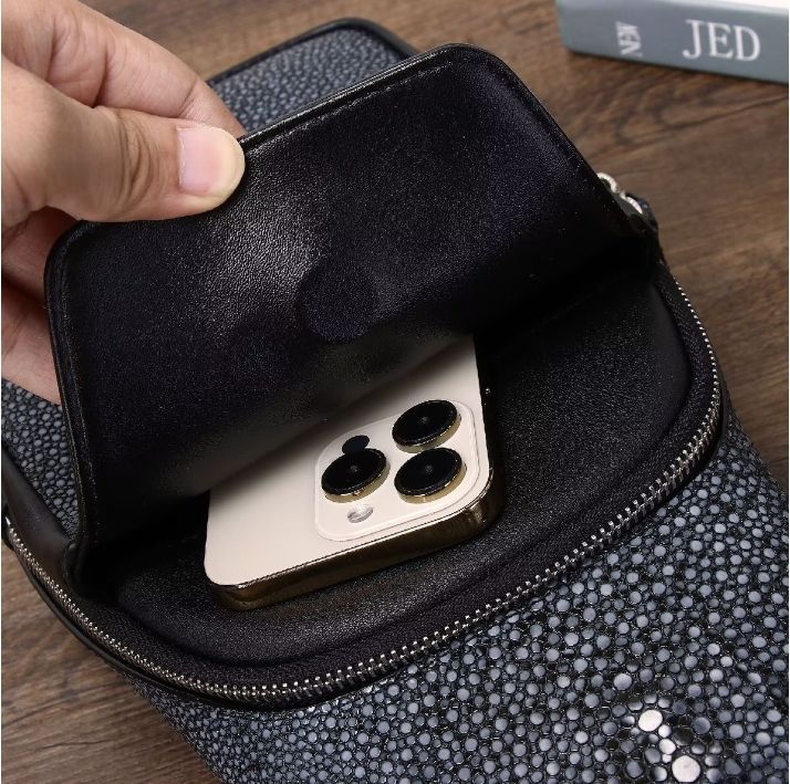 【未使用品】エイ革 ショルダーバッグ スティングレイ 本革 ポリッシュ加工 光沢感あり！ エイ革 ショルダーバッグ ガルーシャ スティング