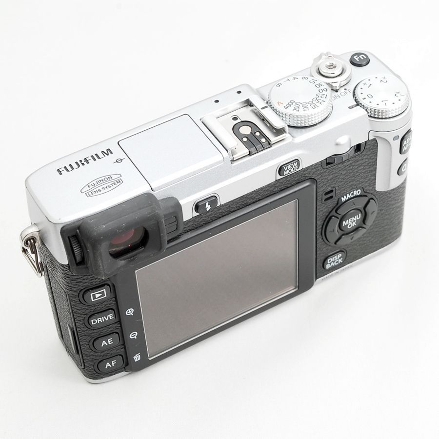 ポイント2倍 FUJIFILM X-E1 ボディ シルバー ミラーレス一眼 #10124