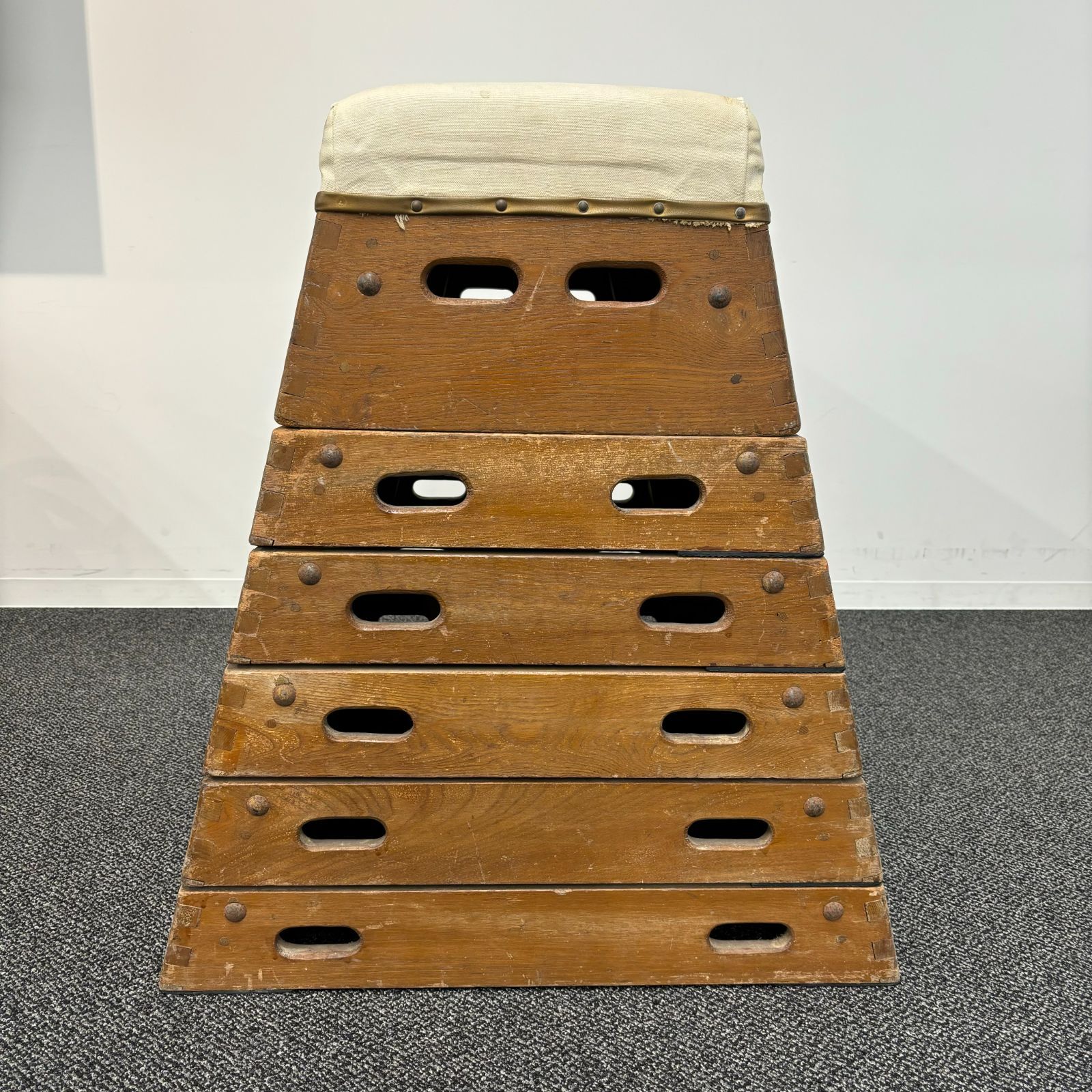 引取のみ】六段跳び箱 学校体育備品 - メルカリ