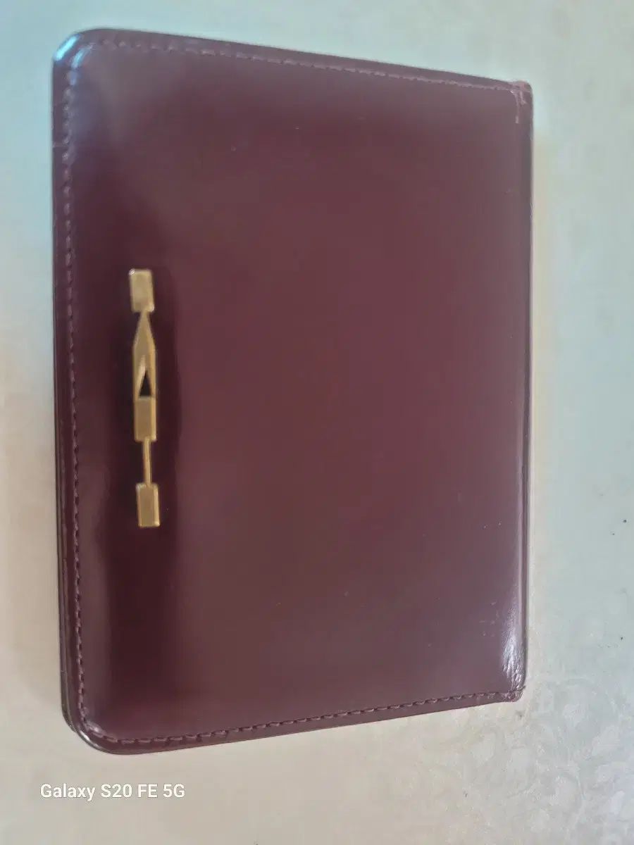 おまけについて。購入不可。 キャサリン ハムネット ロンドン 本物の二つ折り財布