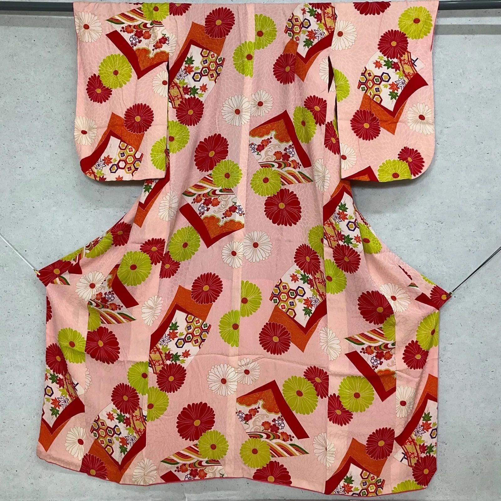 ◆kimono one◆7歳くらい用◆ ◆アンティーク子供着物◆綸子正絹◆七五三◆裄55.5肩丈144◆七五三お詣り女の子着物こどものひお正月卒業式十三詣り◆G312