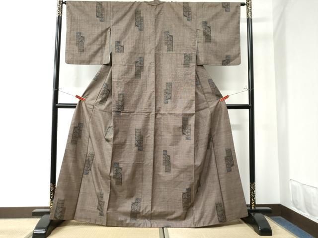 平和屋着物 本場大島紬 9マルキ 短冊重ね舞蝶文 正絹 CAAW8414yc