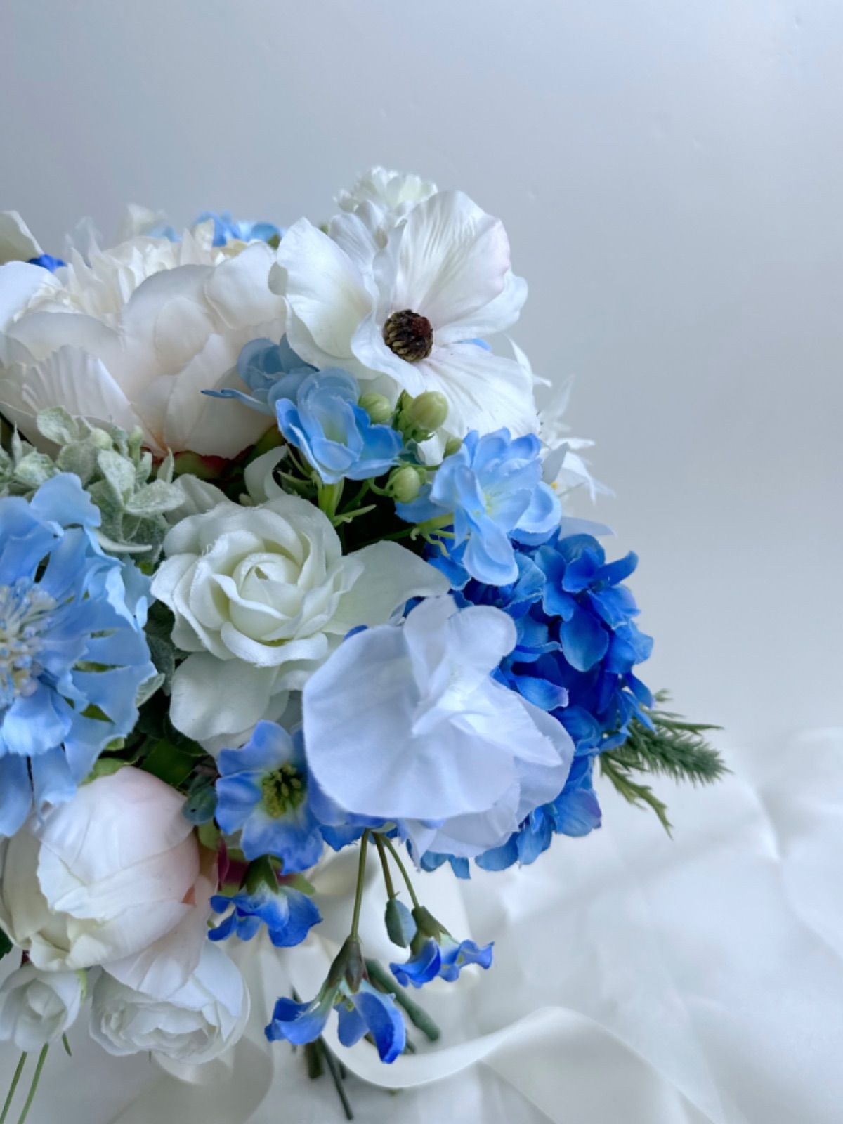 sale　ウェディングブーケ　造花　バレエコア　チューリップ　ポピー　ブルー 青と白のバレリーナブーケ 造花ブーケ 人気 お洒落 素敵 ブルー