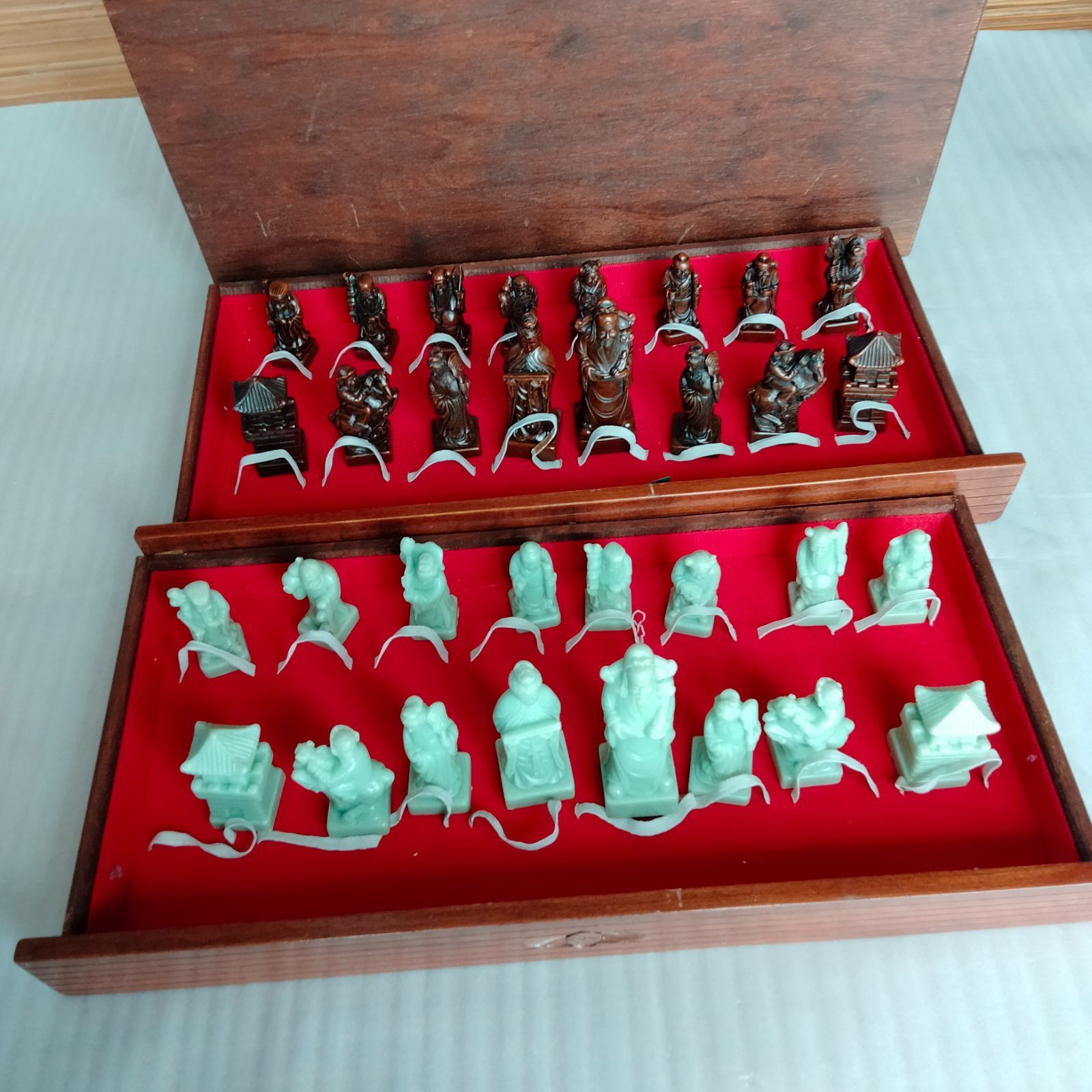 大型　中国製チェスセット　古代中国フィギュアのチェス駒　35cmX35cm 大型 古代中国フィギュア チェスセット 盤面35cmX35cm - メルカリ