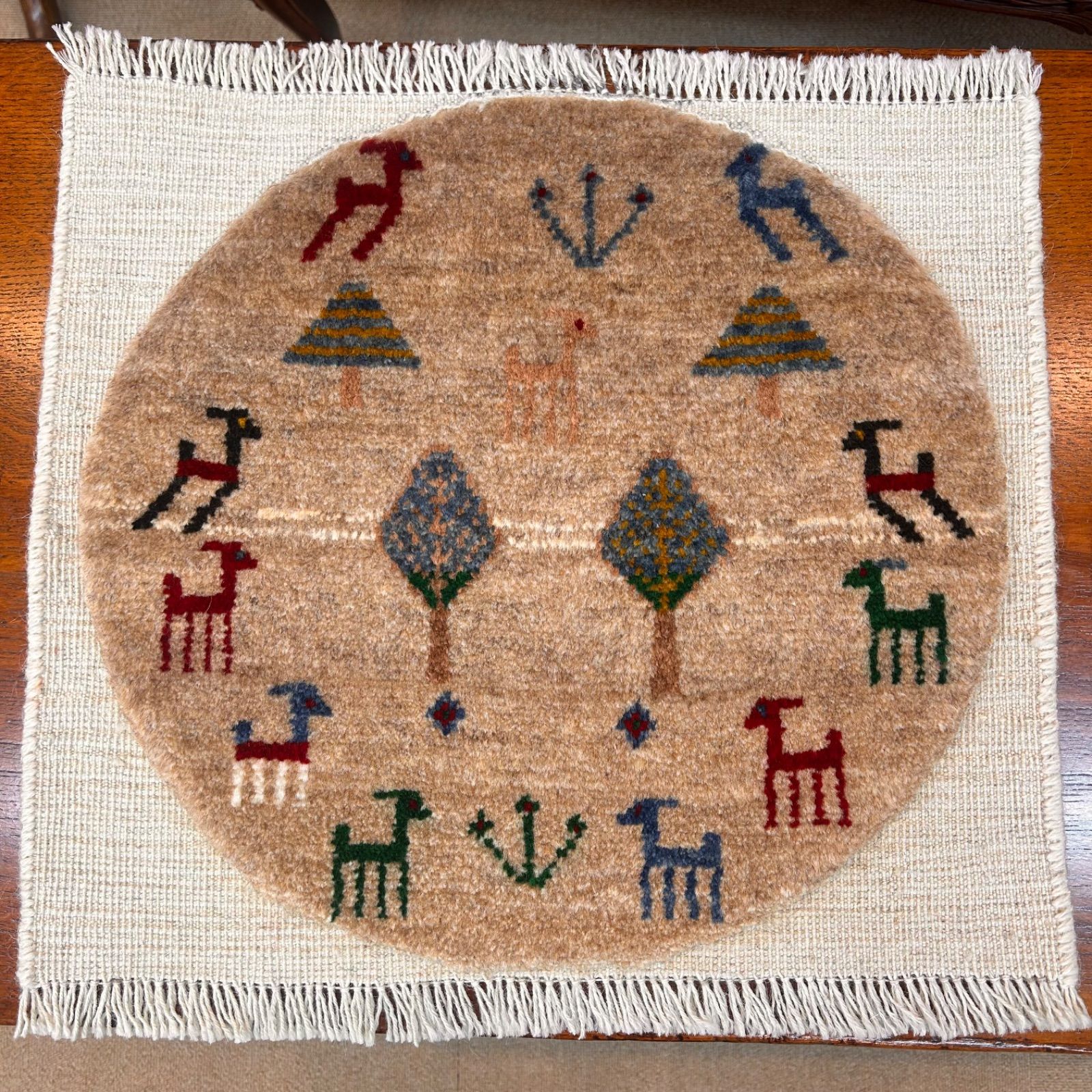 キリムギャッベ イラン産 手織りカーペット 45.5×40cm インテリアラグ 草木染め 座布団 タペストリー ルリバフ ロリバフ チェリーベアギャッベ チェリーベアギャッベ40×40